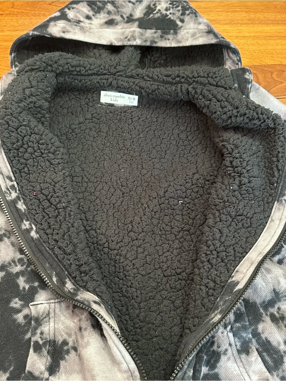 abercrombie kids Black & Gray Tie-Dye Sherpa Hoodie Jacket - never worn